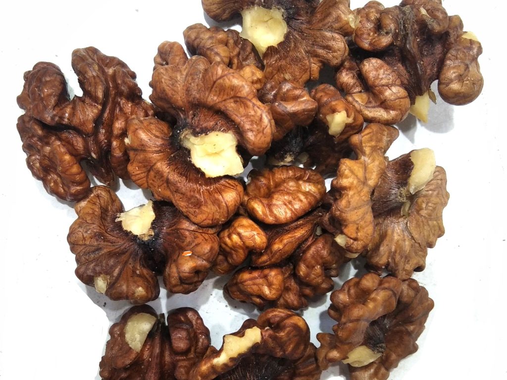 گردو قهوه ای